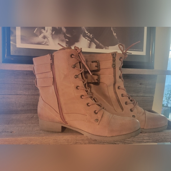 Guess boots - Picture 3 of 3